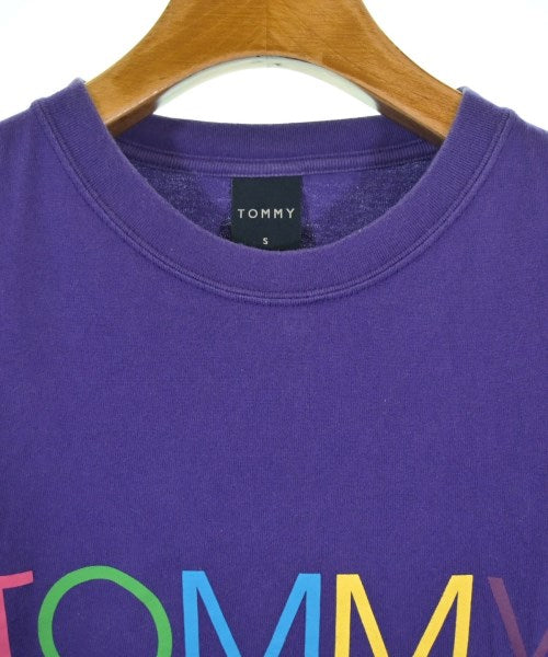 TOMMY เสื้อยืด/เสื้อท็อปส์