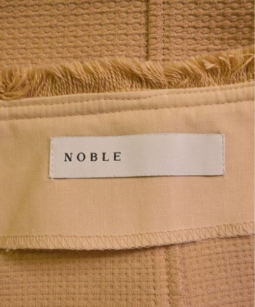 NOBLE กระโปรงยาวถึงเข่า