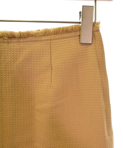 NOBLE กระโปรงยาวถึงเข่า