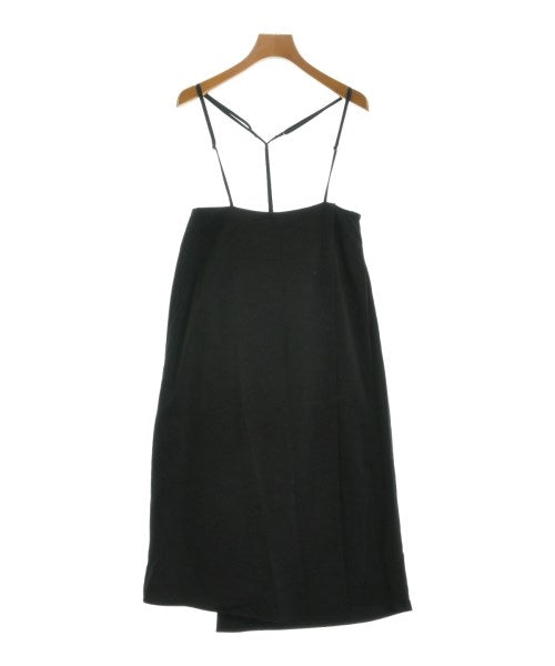 NOBLE ชุดเดรส