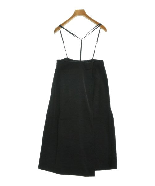 NOBLE ชุดเดรส