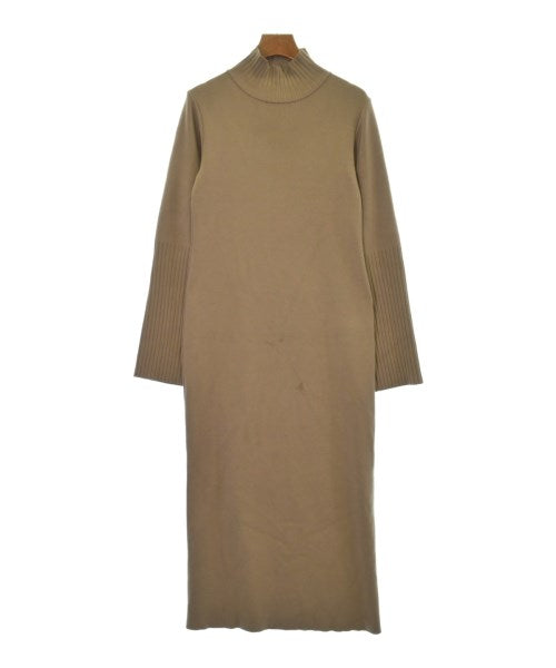 NOBLE ชุดเดรส