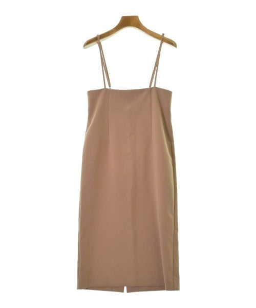 NOBLE ชุดเดรส