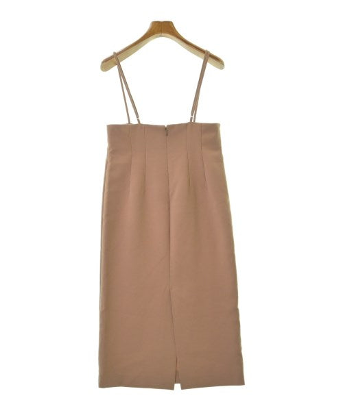 NOBLE ชุดเดรส