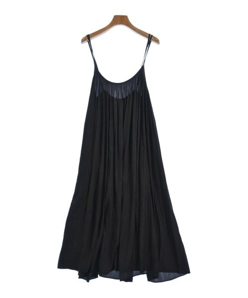 NOBLE ชุดเดรส