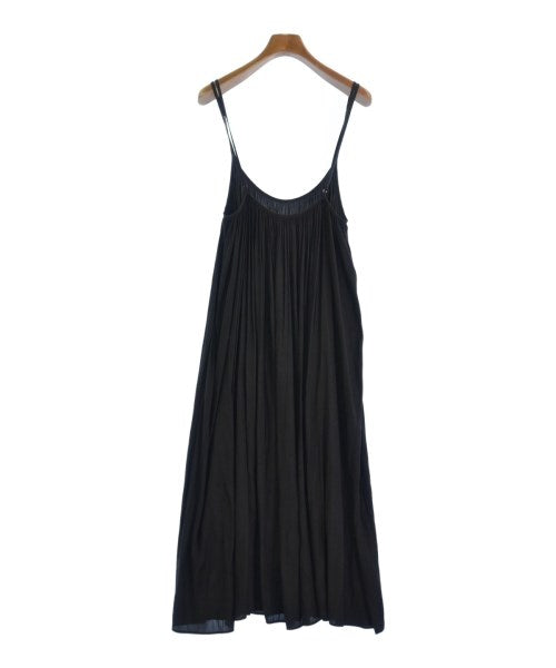 NOBLE ชุดเดรส