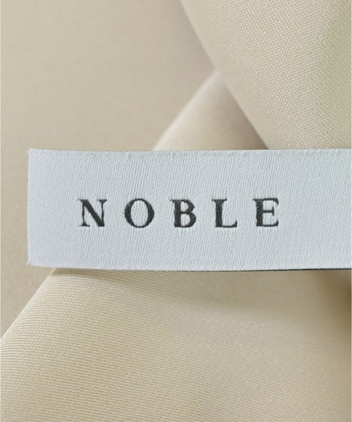 NOBLE เสื้อสายเดี่ยว