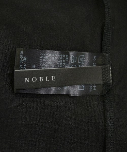 NOBLE เสื้อยืด/เสื้อท็อปส์