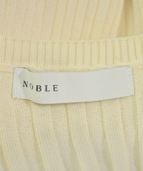 NOBLE เสื้อแขนกุด