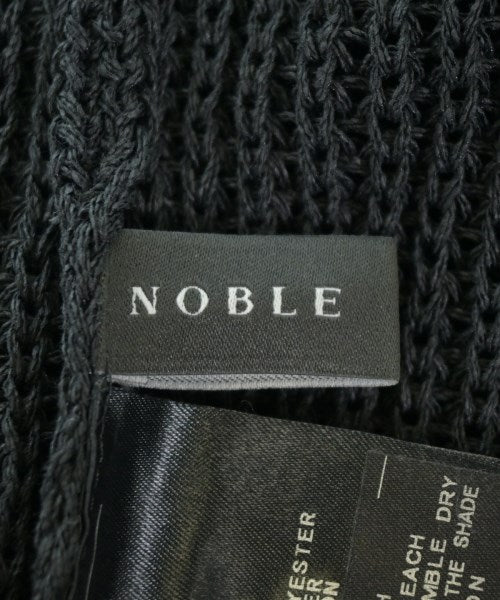NOBLE เสื้อแขนกุด