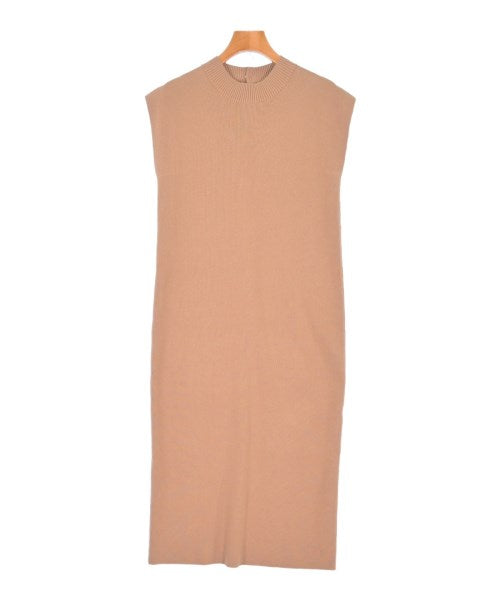 NOBLE ชุดเดรส