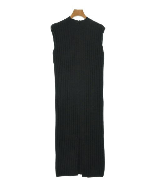 NOBLE ชุดเดรส