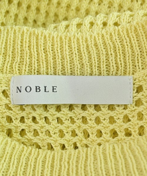 NOBLE เสื้อแขนกุด