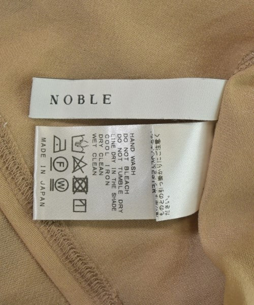 NOBLE เสื้อยืด/เสื้อท็อปส์