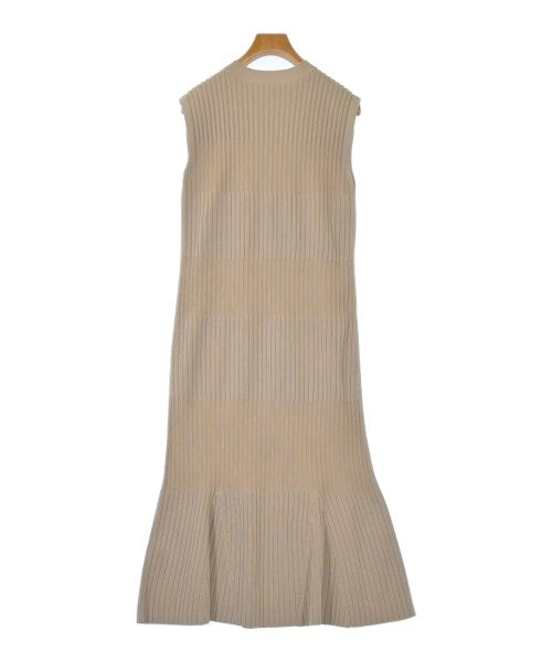 NOBLE ชุดเดรส