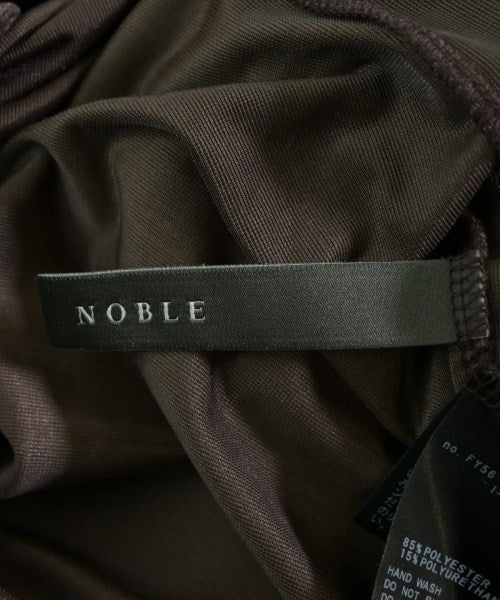 NOBLE เสื้อยืด/เสื้อท็อปส์