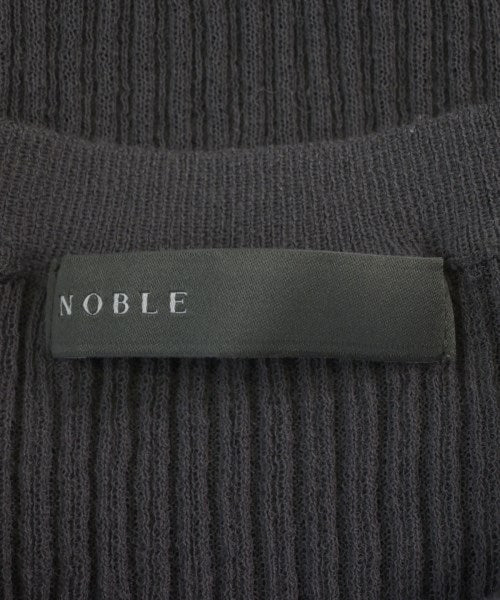 NOBLE เสื้อยืด/เสื้อท็อปส์