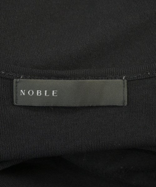 NOBLE เสื้อยืด/เสื้อท็อปส์