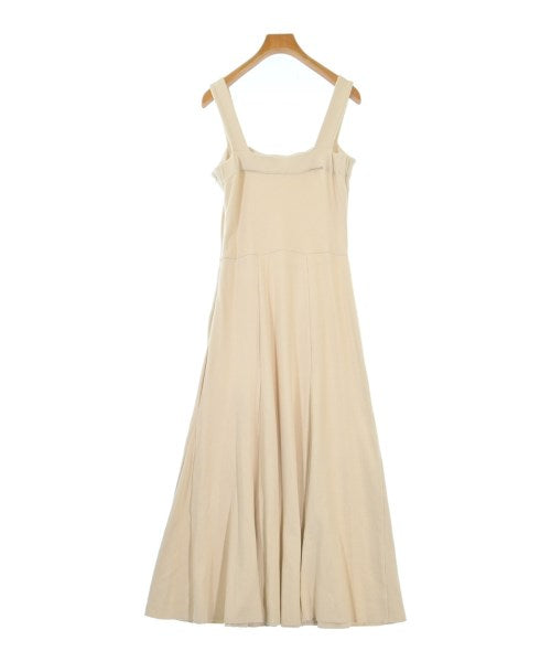 NOBLE ชุดเดรส