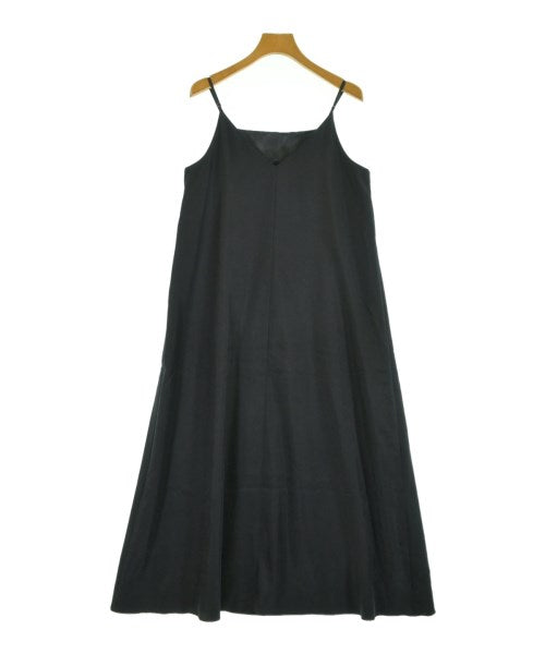 NOBLE ชุดเดรส