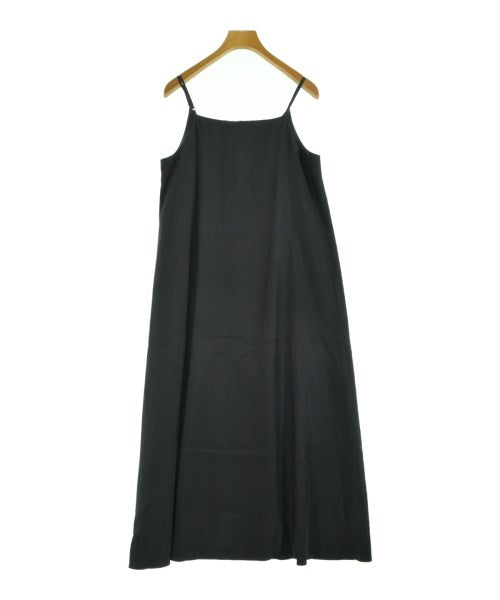 NOBLE ชุดเดรส