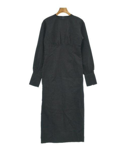 NOBLE ชุดเดรส