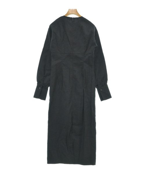 NOBLE ชุดเดรส