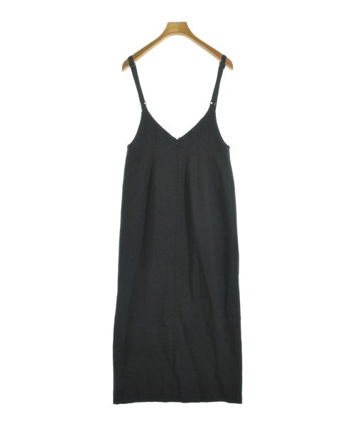 NOBLE ชุดเดรส