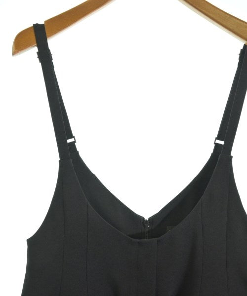 NOBLE ชุดเดรส