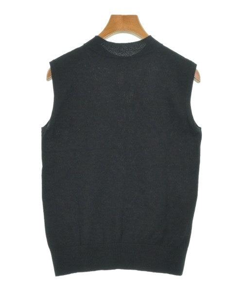 NOBLE เสื้อแขนกุด