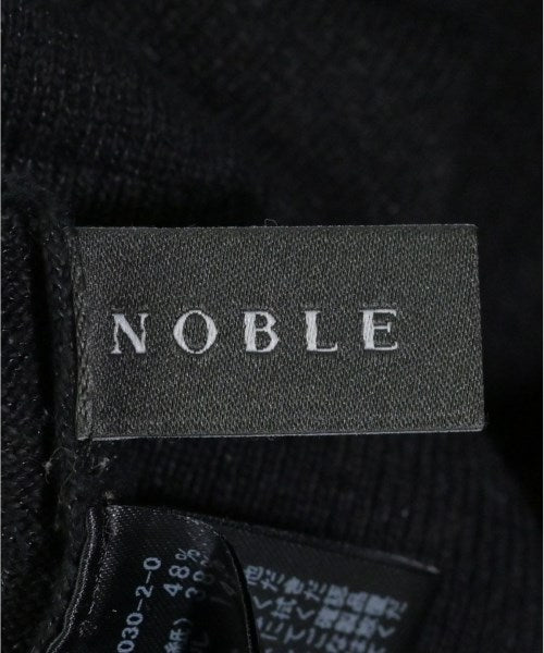 NOBLE เสื้อแขนกุด