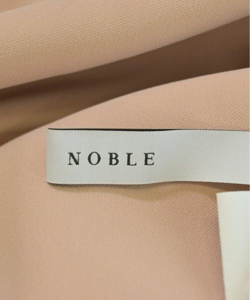 NOBLE เสื้อคลุมคอปก Soutien
