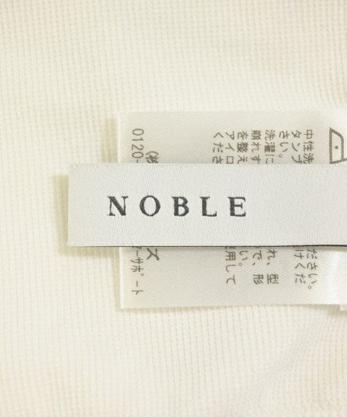 NOBLE เสื้อยืด/เสื้อท็อปส์