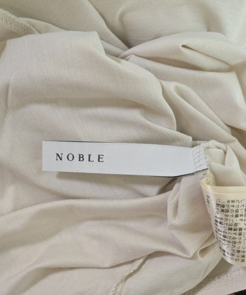 NOBLE เสื้อยืด/เสื้อท็อปส์