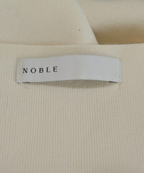 NOBLE เสื้อแขนกุด