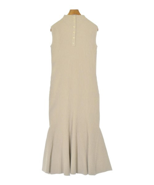 NOBLE ชุดเดรส