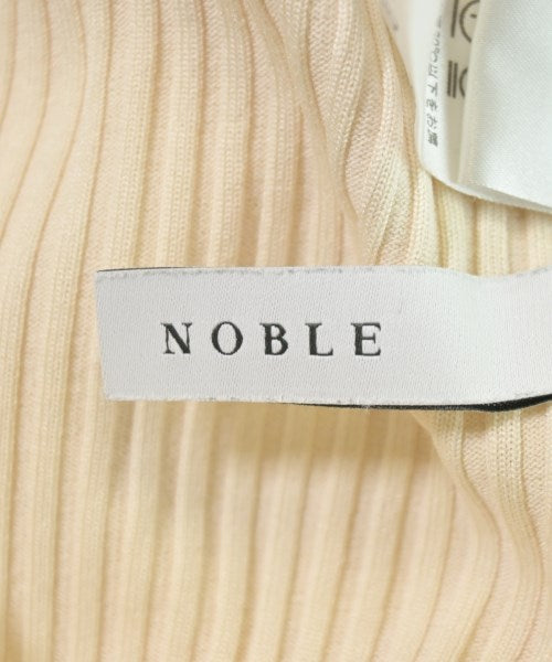 NOBLE กระโปรงยาวถึงเข่า