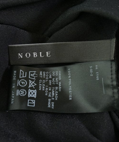 NOBLE เสื้อยืด/เสื้อท็อปส์