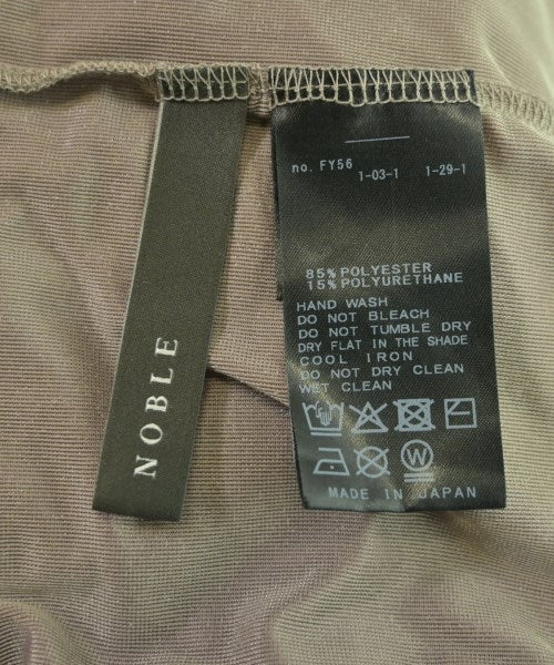 NOBLE เสื้อยืด/เสื้อท็อปส์