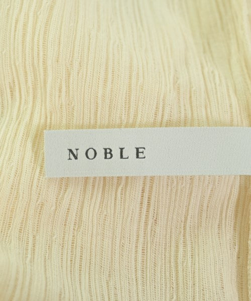 NOBLE เสื้อยืด/เสื้อท็อปส์