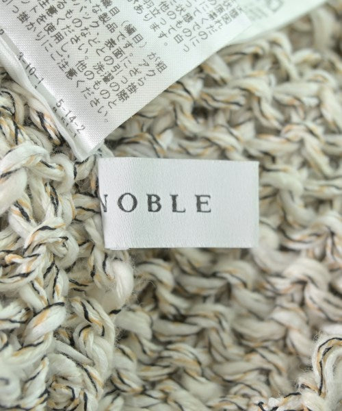 NOBLE เสื้อแขนกุด