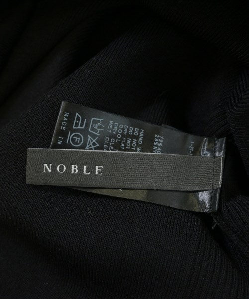 NOBLE เสื้อแขนกุด