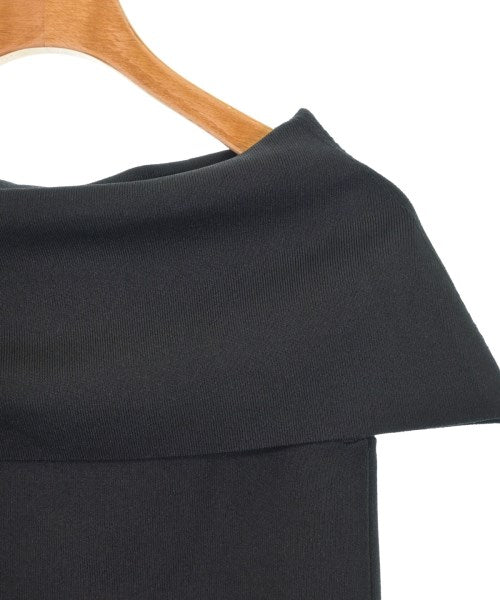 SOV. เสื้อแขนกุด