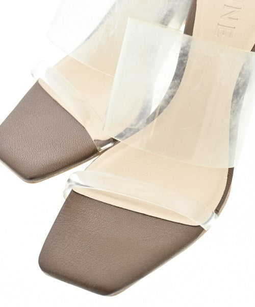 NINE รองเท้าแตะ