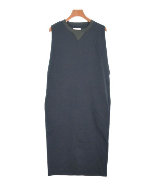 OKIRAKU ชุดเดรส