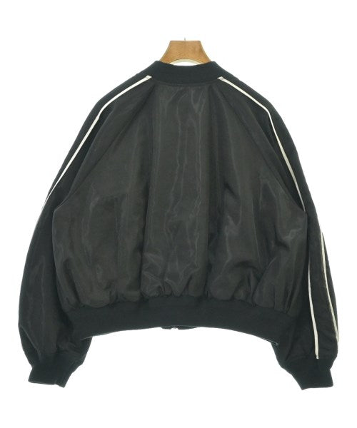 FURFUR แจ็คเก็ตสนามกีฬา