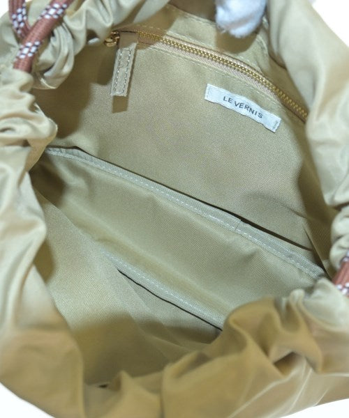 Le Vernis กระเป๋าถือ