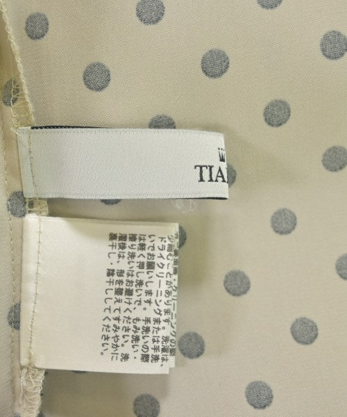 Tiara เสื้อสตรี