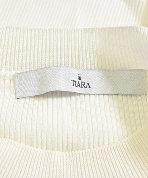 Tiara เสื้อกันหนาว