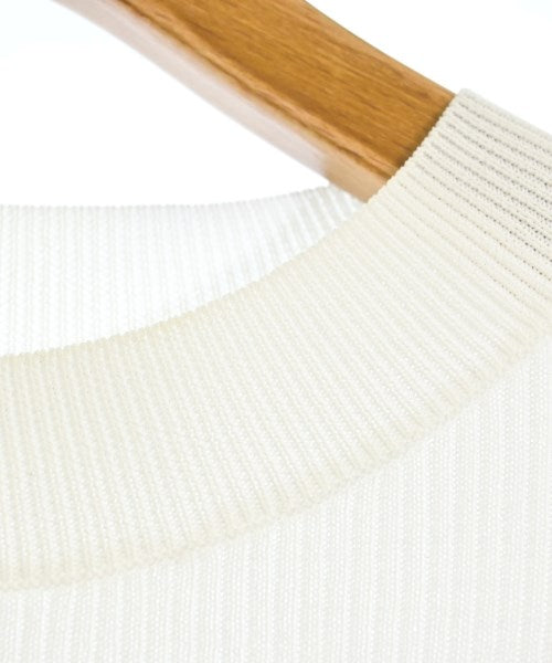 Tiara เสื้อกันหนาว